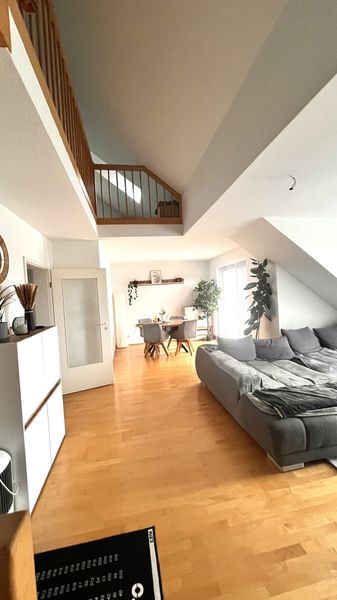 Zentral in Berenbostel -
 großzügige Etagenwohnung im 2.OG       mit großer Galerie
 im DG und Gar